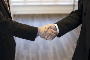 ダイトとノーベルファーマが世界初のMSA治療薬開発で正式契約締結!希少難病患者に新たな希望