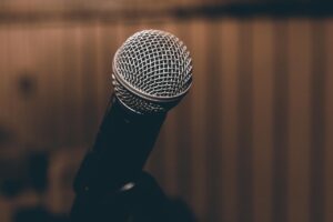 ALS患者に希望の光!イレブンラボが「声の保存」AI技術で難病サポートを本格開始