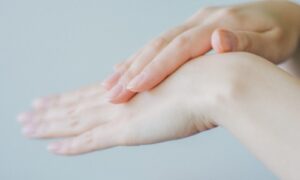 【オスラー病】止血材「サージセル」の在宅使用・保険適用が9月1日からスタート——患者会と医療者団体の2万人署名が制度を動かす